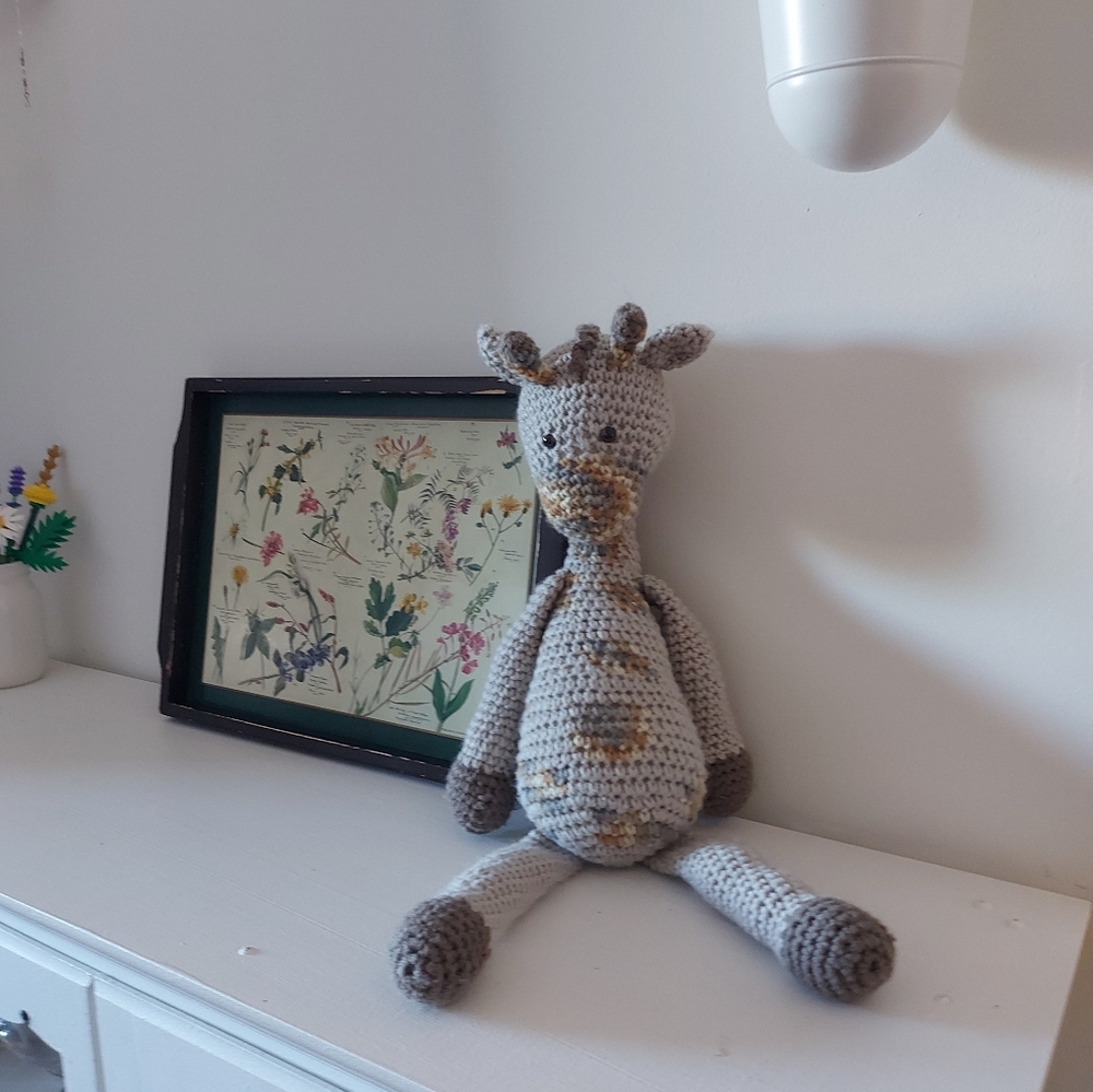 Crocheted giraffe toy
